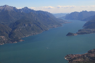 Fototapeta na wymiar Zauberhafter Lario; Blick vom Monte Grona hinunter zum Comer See