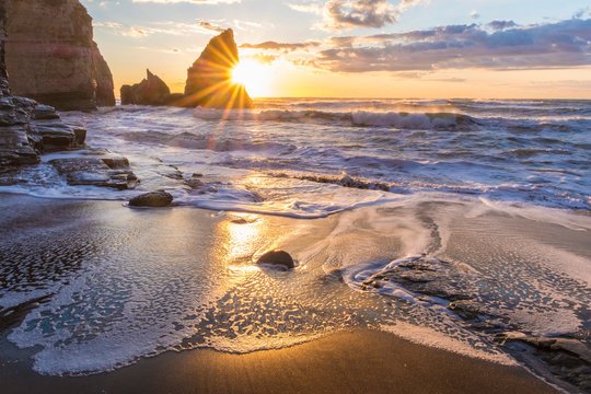 85 Best 大波月海岸images Stock Photos Vectors Adobe Stock