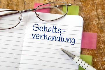 Eintrag im Notizbuch: Gehaltsverhandlung