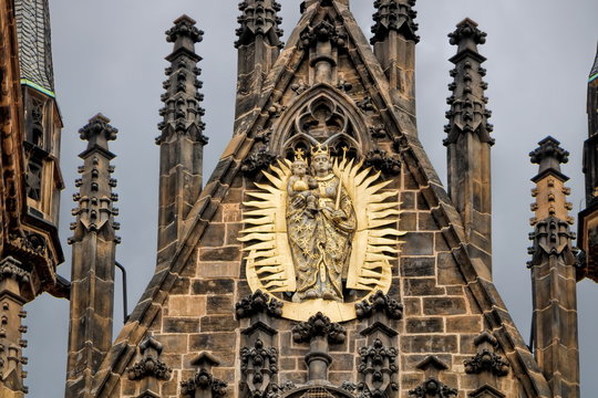 Prag, Teynkirche Detail