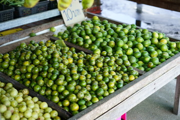 Limes in a market 