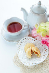 Crunchy white chocolate and Englist tea 
