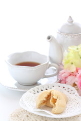 Crunchy white chocolate and Englist tea 