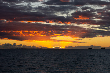 Obraz premium Landscape of the coast at sunset