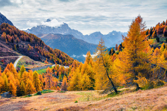 Splendid morning view from the top of Giau pass. Colorful autumn landscape in Dolomite Alps, Cortina d'Ampezzo location, Italy, Europe. Beauty of nature concept background.