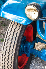 headlight of an oldtimer