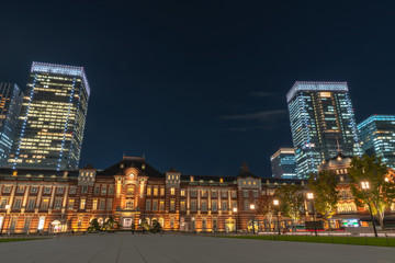 Fototapeta na wymiar Tokyo station building at twilight time. View of Tokyo station at the Marunouchi business district, Japan.