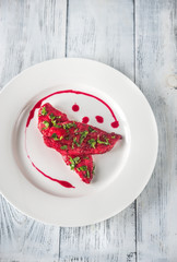 Scaloppini - chicken with beetroot sauce