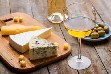 White wine, cheese and olives