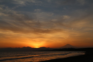 湘南の海と夕陽と時々富士山
