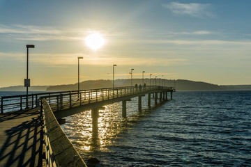 Fototapeta na wymiar Sun Over Pier 2