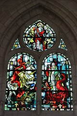 Vitrail dans l'église Saint-Nicolas de Beaumont-le-Roger : saint Georges et le dragon (par Max Ingrand)
