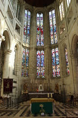 Obraz premium Chœur de l'église Saint-Nicolas de Beaumont-le-Roger (vitraux de Max Ingrand)