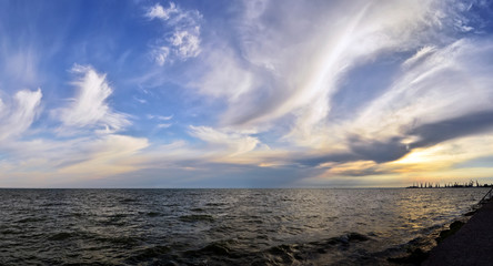 Obraz premium sunset over the sea