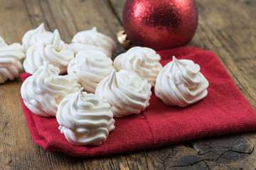Meringue egg yolk