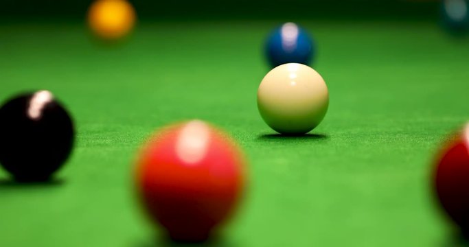 snooker game shot - aiming the cue ball
