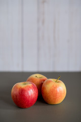 apples in a bunch vertical