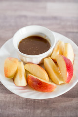 apples with caramel