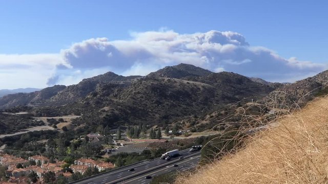 Los Angeles, California, USA - November 9, 2018:  Time Lapse View Of Billowing Smoke From Woolsey Fire In Thousand Oaks, Simi Valley, Westland Village And Malibu.