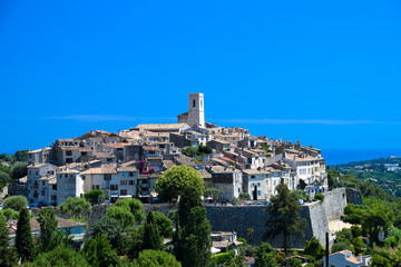 Obraz premium The hilltop medieval village of St Paul de Vence in Provence, France