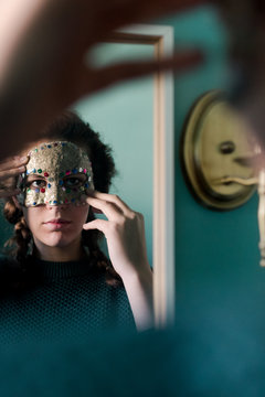 young woman with masquerade, DIY gold mask