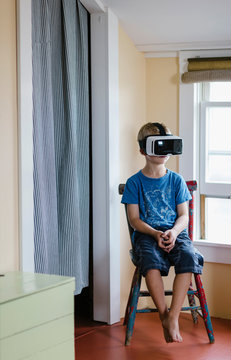 Young Boy Gettin' his VR Groove on