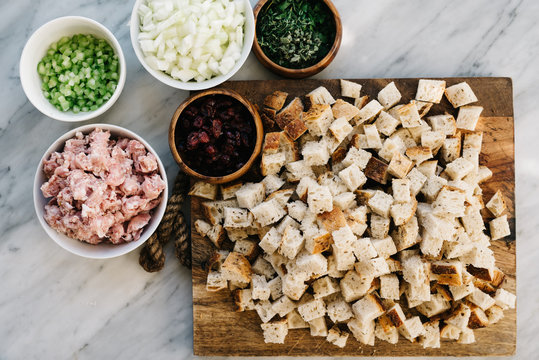 Rye Bread Sausage Stuffing with Cranberry Preparation