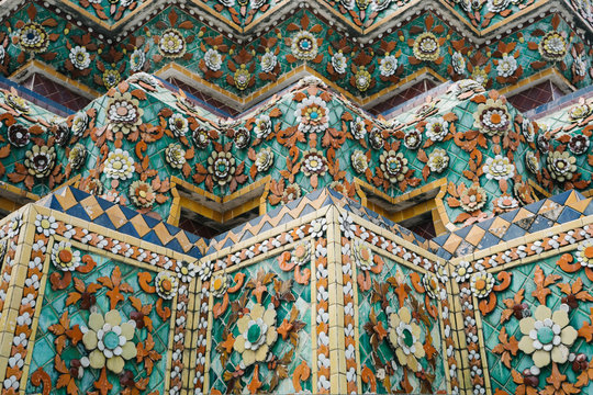 Amazing adornment of temple wall