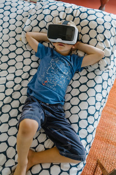 Young Boy Gettin' his VR Groove on