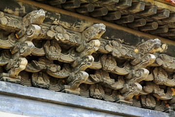 Temple eaves and beast sculpture
