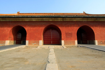 Fototapeta na wymiar Grand palace gate in the Eastern Tombs of the Qing Dynasty, China...