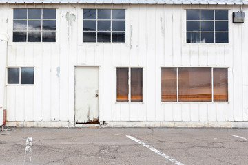 Obraz na płótnie Canvas An Abandoned Warehouse Building