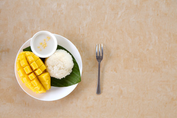 Thai sweet sticky rice with mango