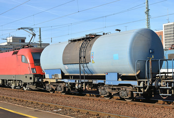 Freight train with oil transporter carriages