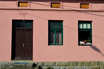 old house in the city
