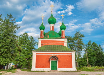 Fototapeta na wymiar Gold ring of Russia. Church of St. Prince Alexander Nevsky beginning of the 18th century in Pereslavl Zalessky.