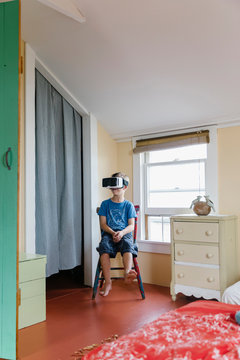 Young Boy Gettin' his VR Groove on