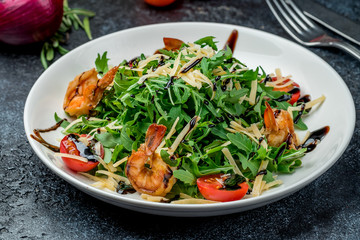 Arugula with shrimps