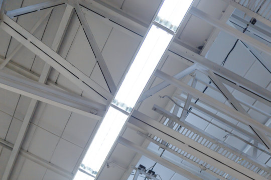 Suspended ceiling lamps for industrial building lighting