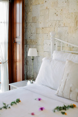 honeymoon room, stone home decor