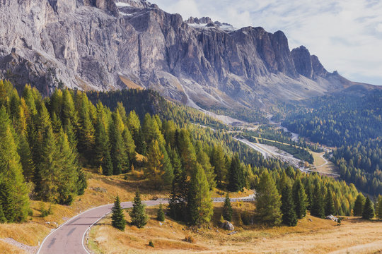 Curves between hills