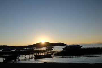 Obraz premium sunsest titicaca lake