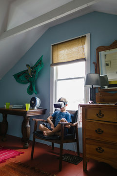 Young Boy Gettin' his VR Groove on
