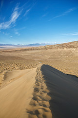 На вершине поющего бархана.