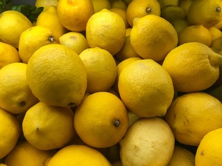 Lemons top view with zoom