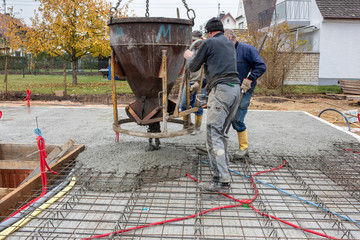 Betonieren von einem Fundament bzw. Decke für einen Neubau