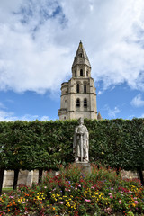Fototapeta na wymiar Church with statue