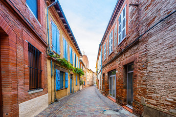 Rue typique à Toulouse en Occitanie, France