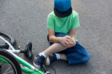 fell down of his first bike on road