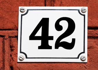 Hausnummer 42
